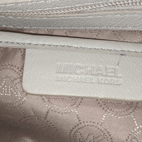 Michael Kors Ivory Leather Purse Gold Metal Chain Shoulder Bag Jet Set Tote Crea - Picture 10 of 15